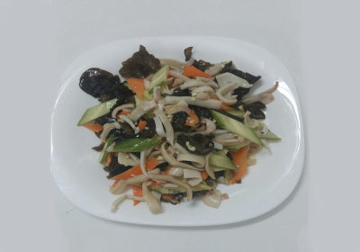 Салат из древесных грибов с фунчозой — любители азиатской кухни оценят